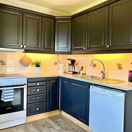House By The Sea, In The Heart Of North Troms. Holiday home *